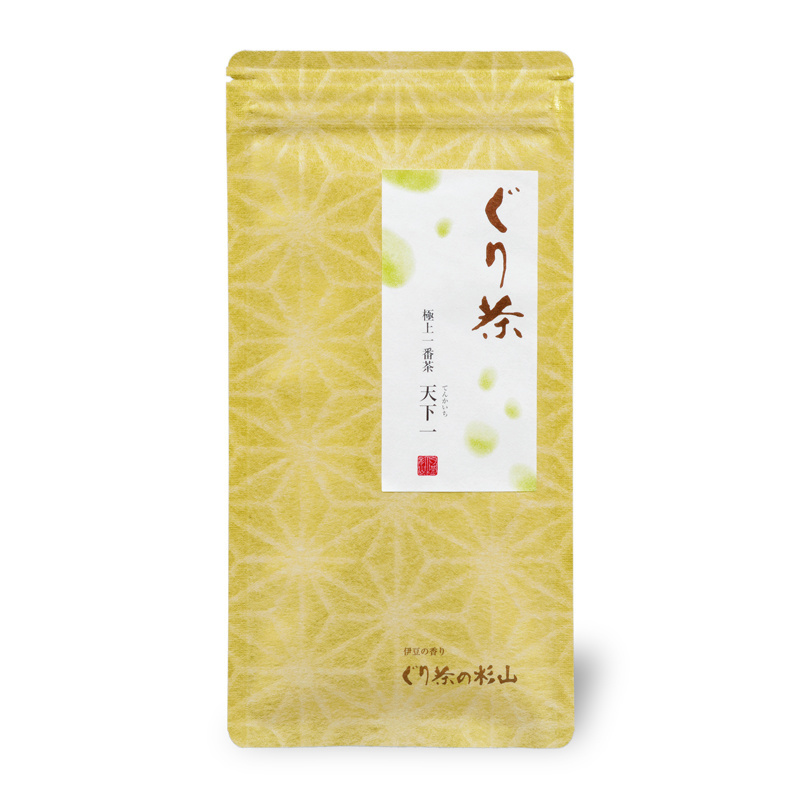 急須でお茶を淹れる
